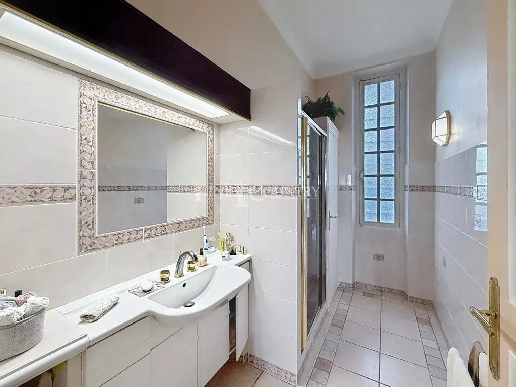 Vannitoad - 1930s Townhouse with Garden in Cannes