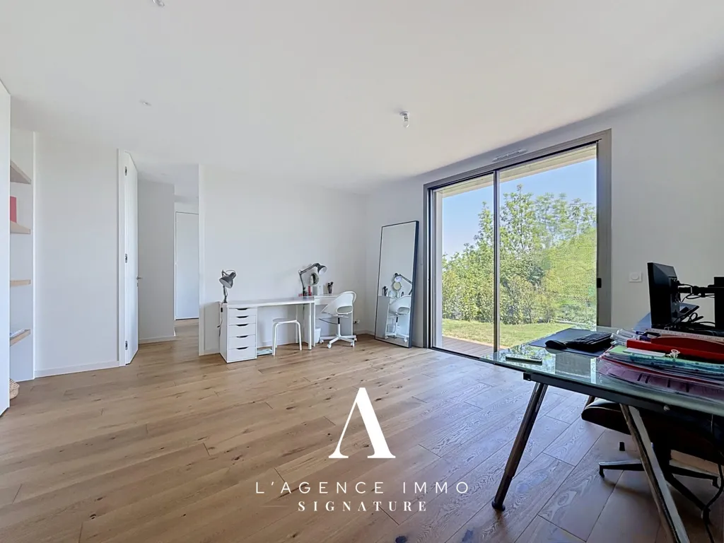 Magamistoad - Contemporary Villa with Mountain View in Grilly