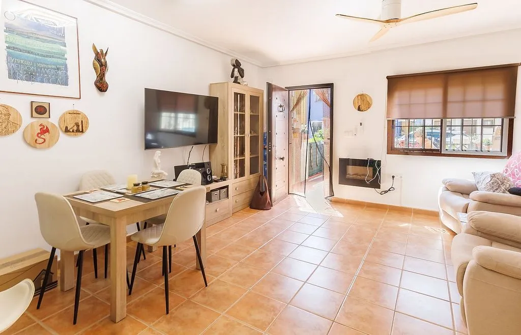 Söögituba - Terraced House with Pool in Señorío de Roda