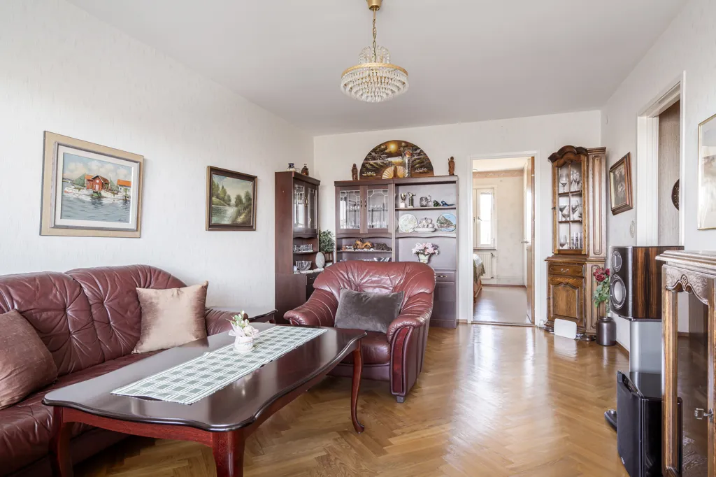 Elutuba - Well-Planned Apartment with Balcony in Tynnered