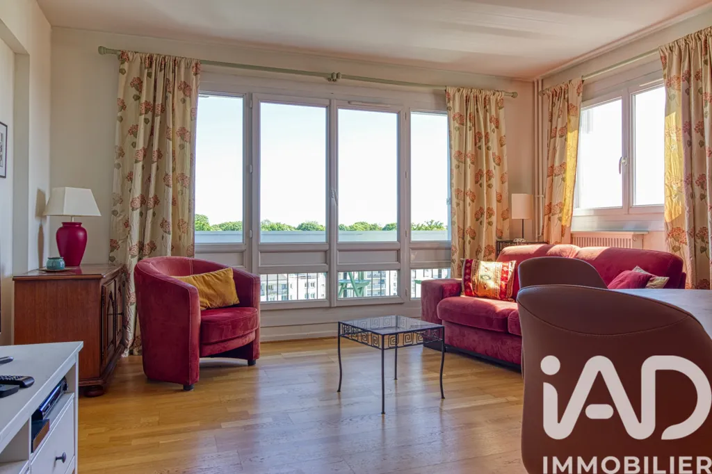 Soggiorno - Apartment with Balcony in Taverny