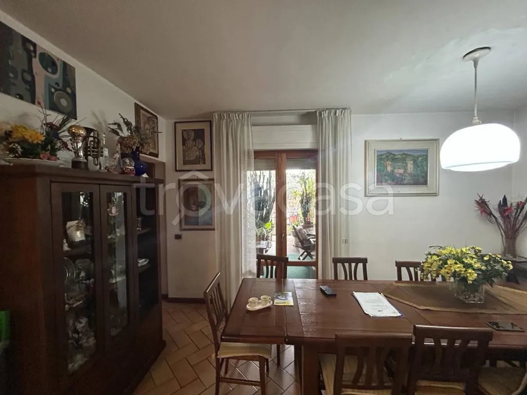 Söögituba - Ground Floor Apartment with Garden in Passignano