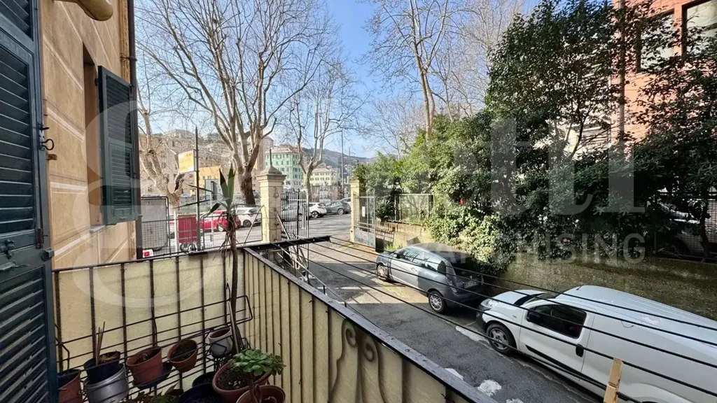 Balcone - Apartment with Balcony in Genoa