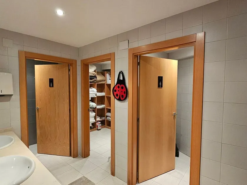 Bathrooms - Hotel with Bar-Restaurant near Corella Centre
