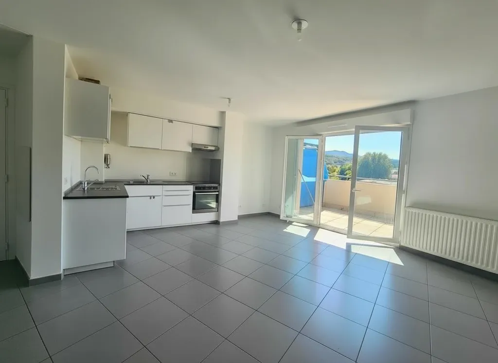Köök - 3-Bed Apartment with Terrace in Gardanne