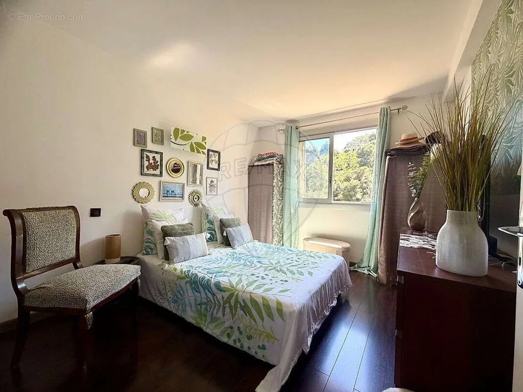 Camere da letto - Traversant 2-Bed Apartment with Balcony in Nice West