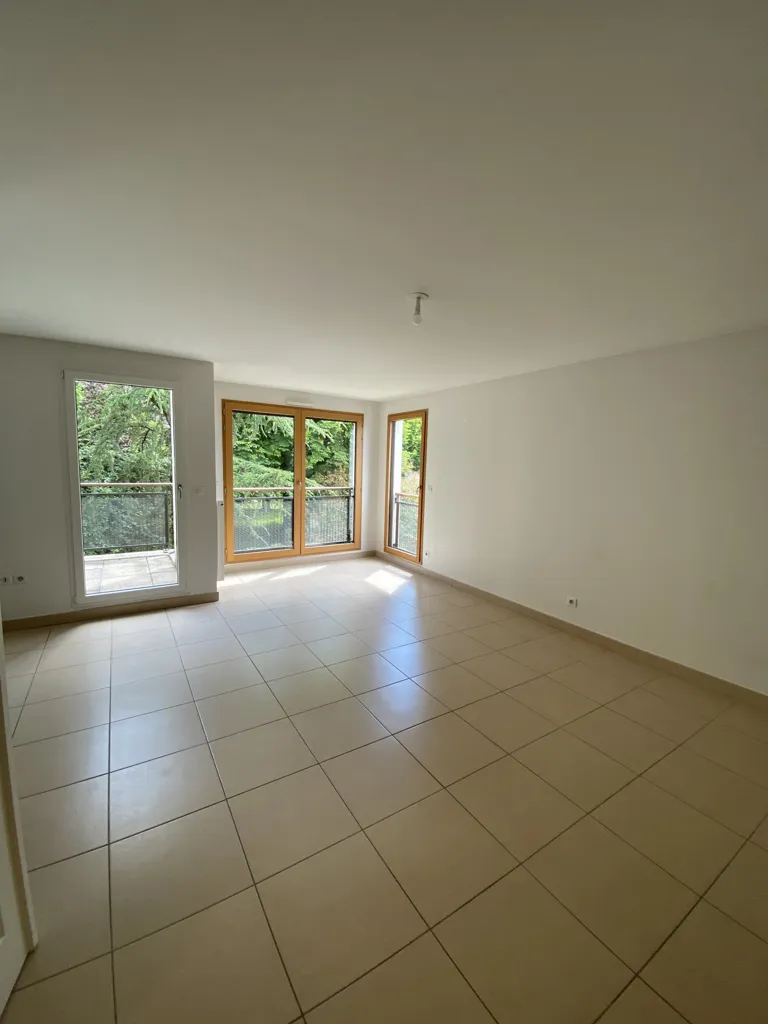 Séjour - Duplex avec Terrasse dans Résidence de Standing à Lyon 5