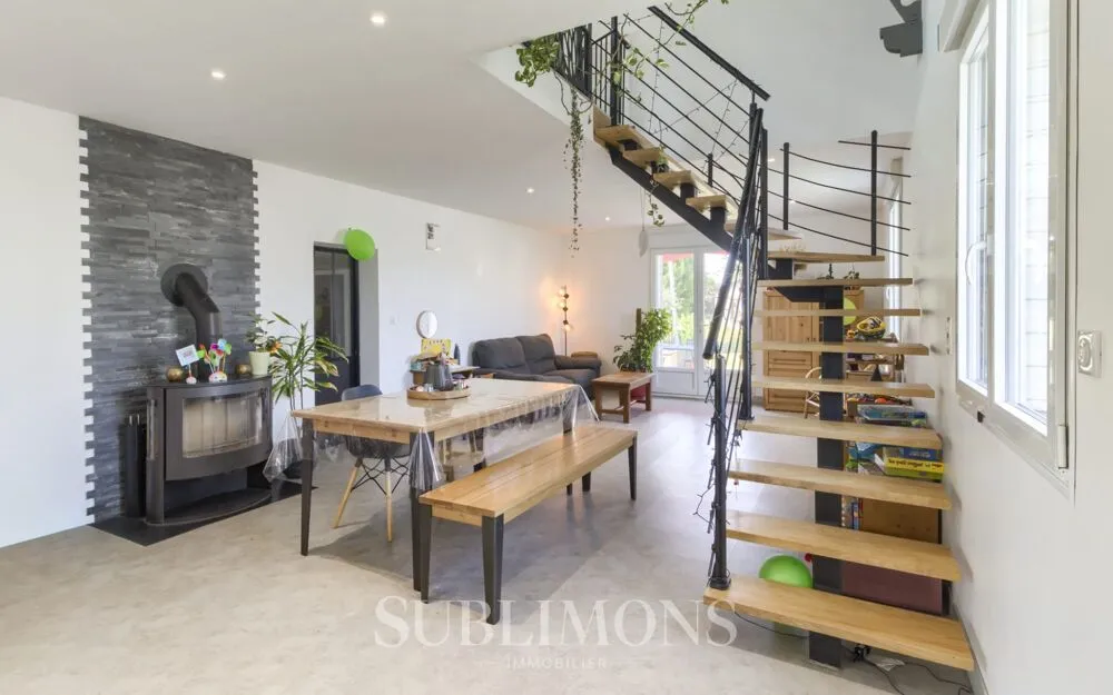 Soggiorno - Contemporary House with Cathedral Ceiling in Plélan-le-Grand