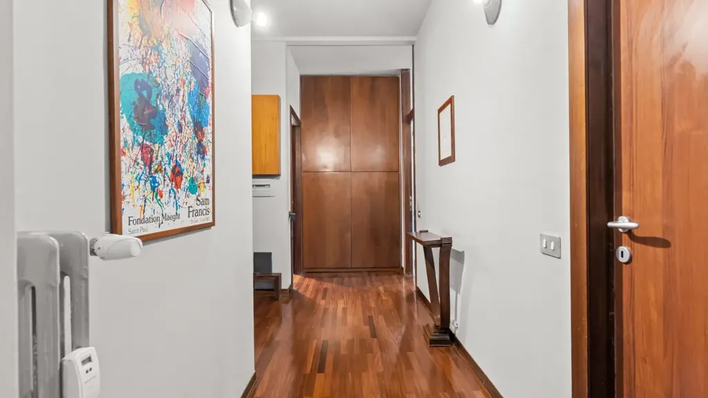 hallway_entrance
