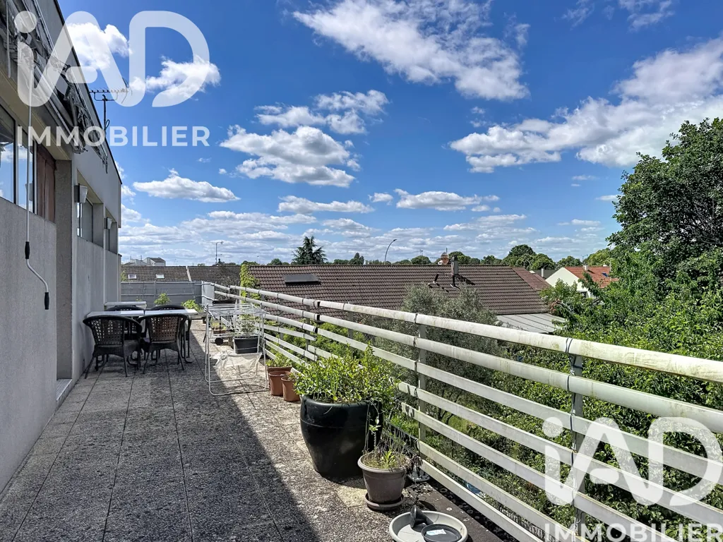 Rõdu - Mixed-Use Property with Commercial Potential in Gien