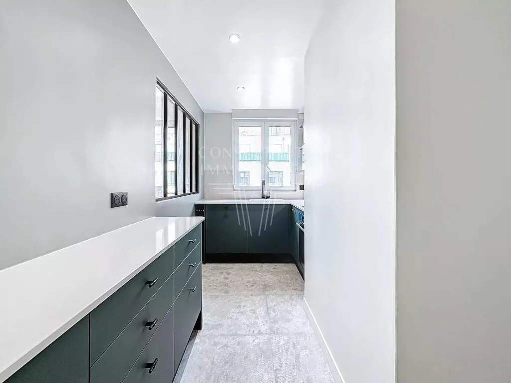 Cucina - Refurbished Parisian Flat with Balconies