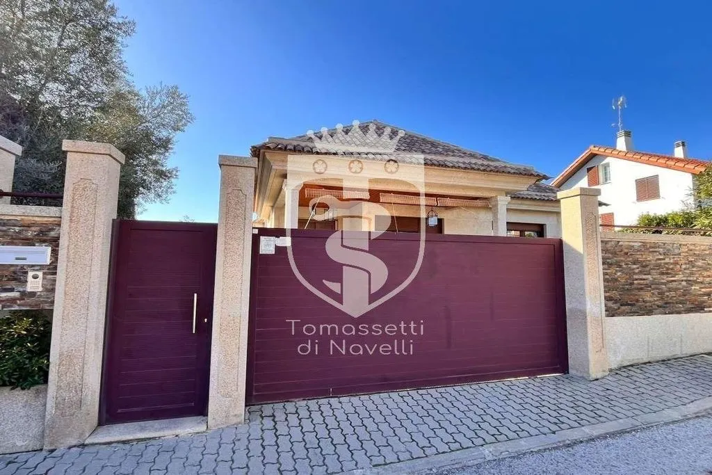 Välivaade - Detached House with Multiple Units in Torrelodones
