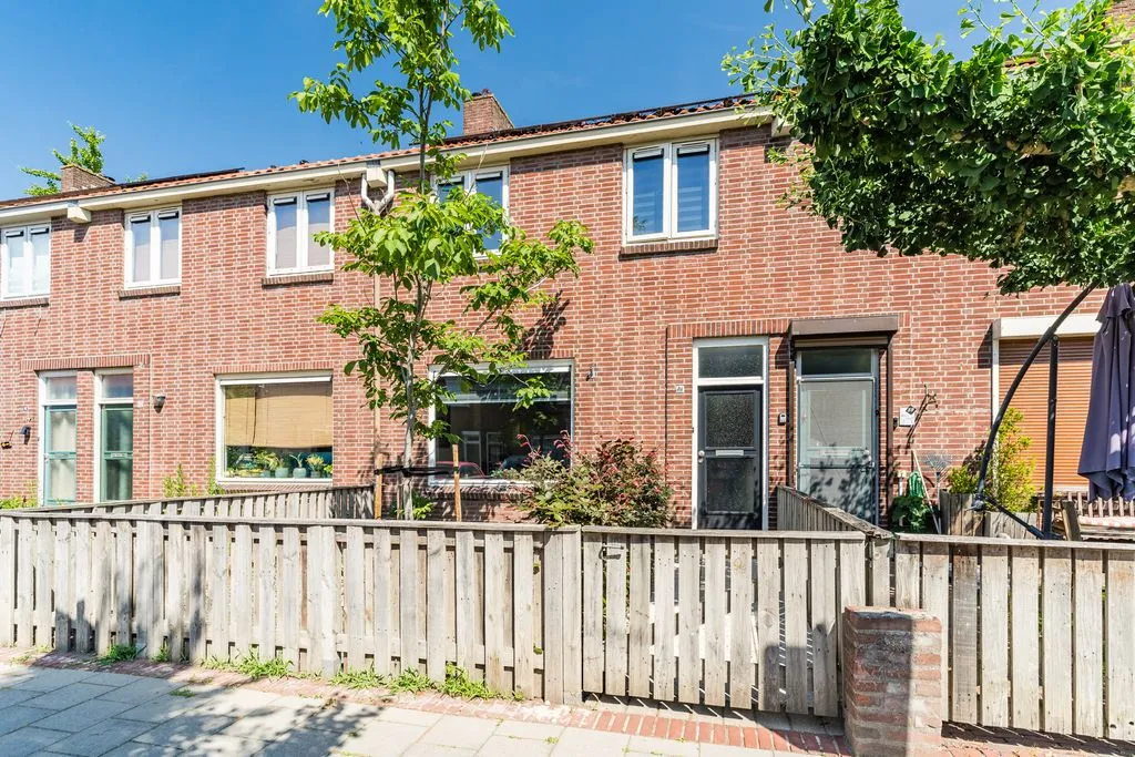 Välivaade - Modernised Semi-Detached House with Solar Panels in Oss