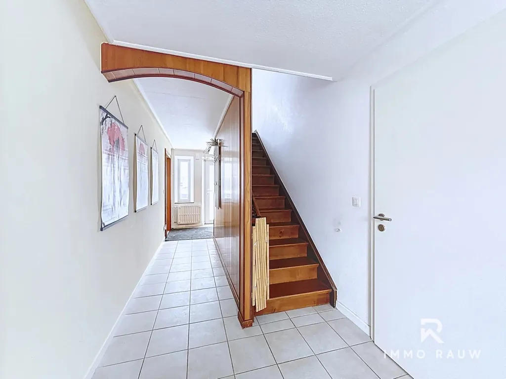 Entrée - Maison à Trois Façades avec Potentiel d'Aménagement à Elsenborn