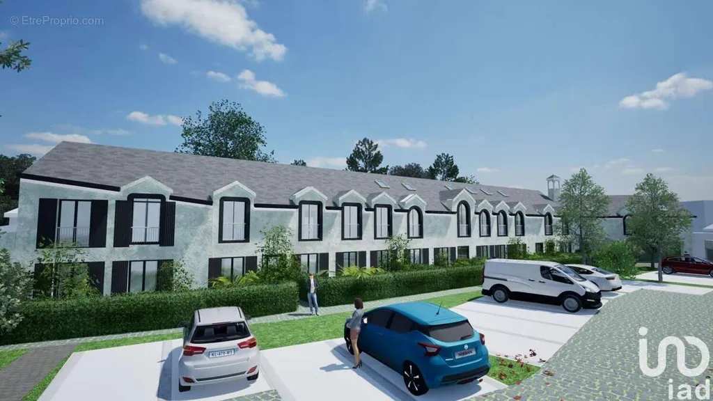 2-Bedroom Apartment with Terrace in Étampes