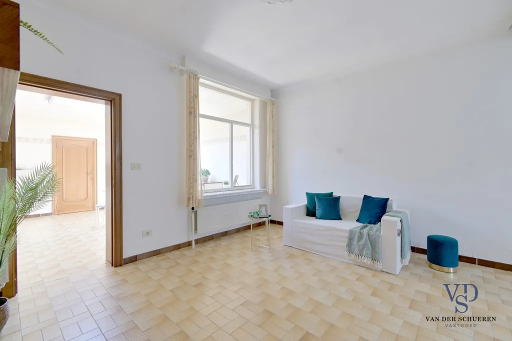 Séjour - Maison Charmante avec Jardin à Gavere
