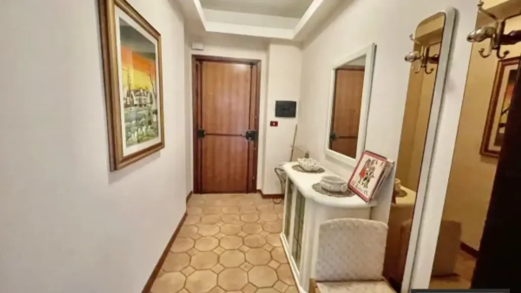hallway_entrance