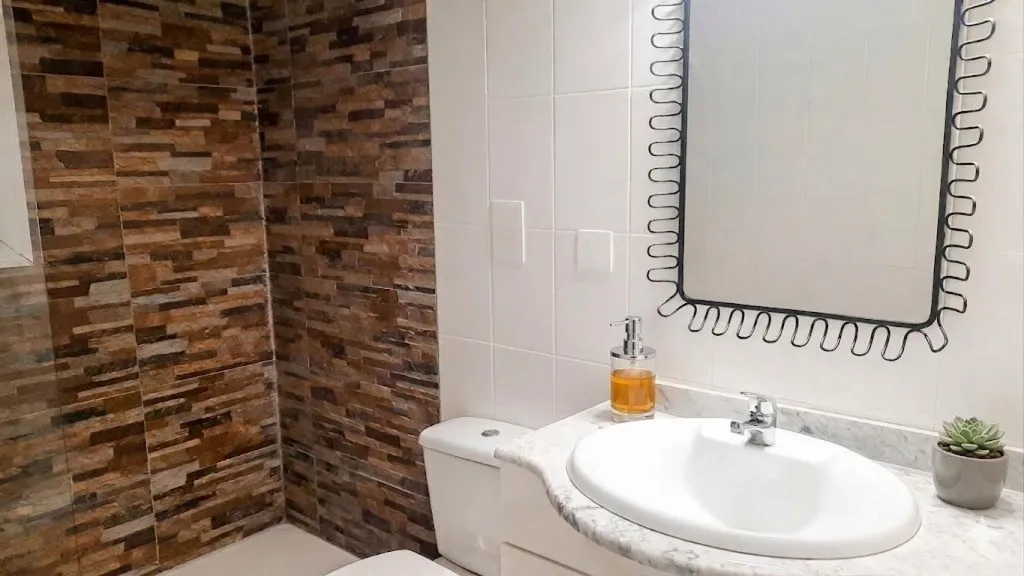 Salles de bain - Apartment with Sea View Balcony in Les Roquetes