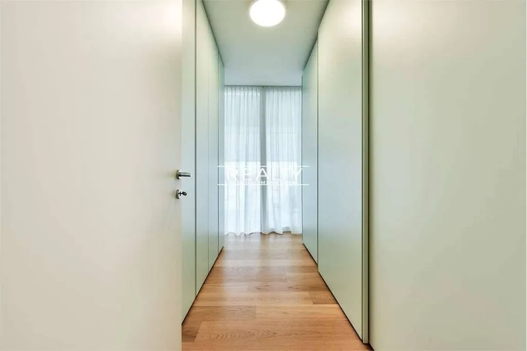 Esik - Luxury Flat with Sea View in Jesolo