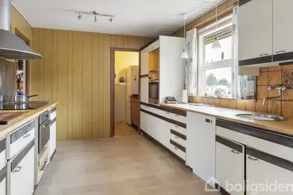 Köök - Villa with Offset Plan in Almind