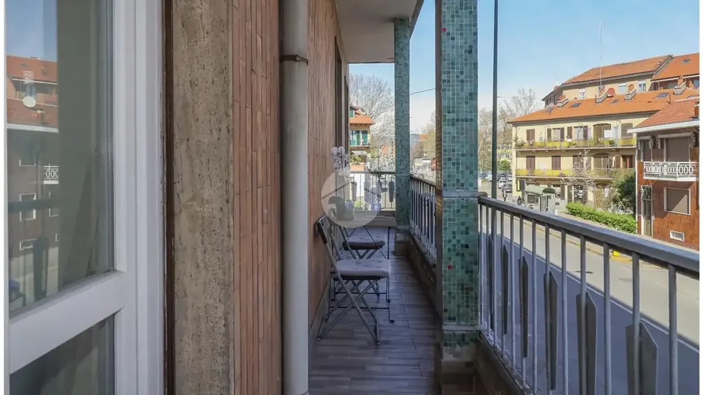 Balcon - Modernised Apartment with Balcony in Lucento, Turin