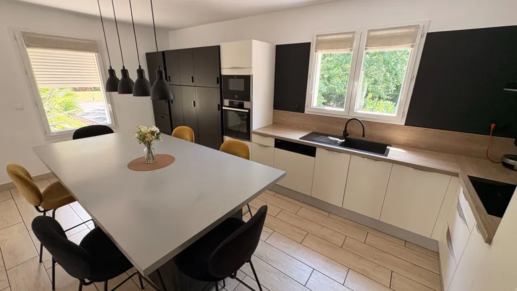 Cuisine - Maison de Prestige avec Piscine au Médoc