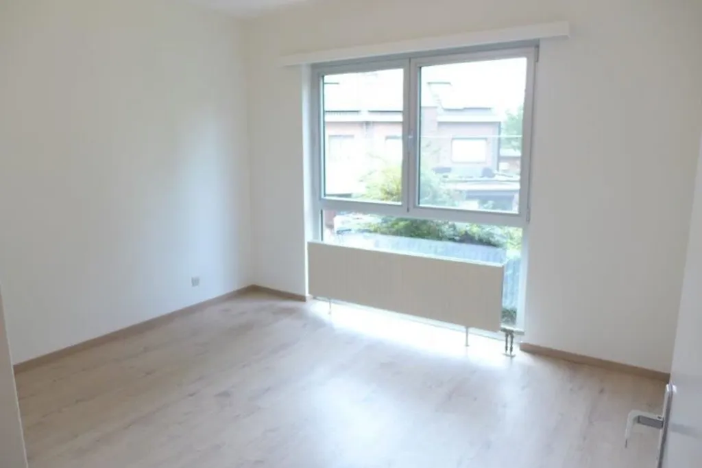 Stanze - Fully Renovated 3-Bed Apartment in Kontich