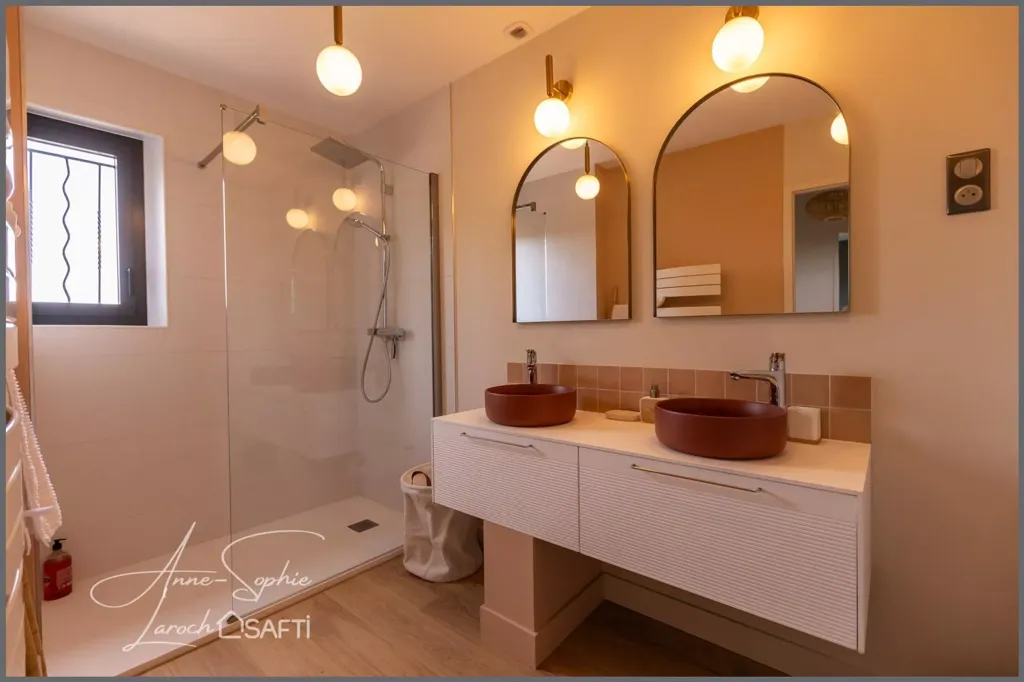 Bathrooms - Exceptional Villa with River Access in Ardèche Gorges