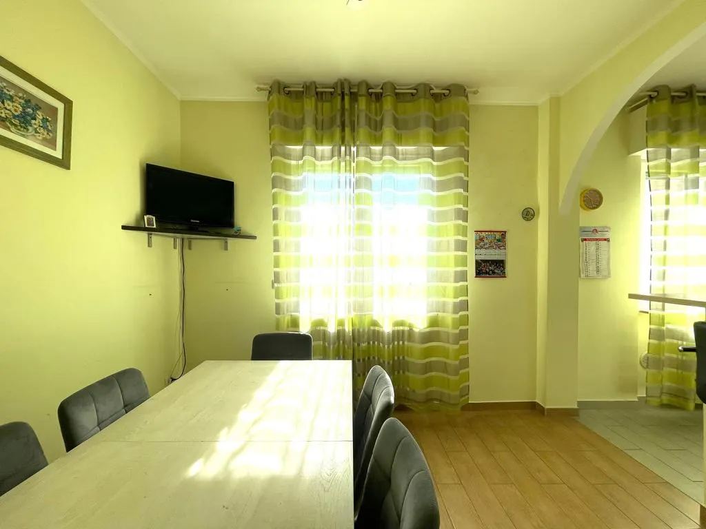 Salle à manger - Renovated Apartment with Mountain View in Brescia