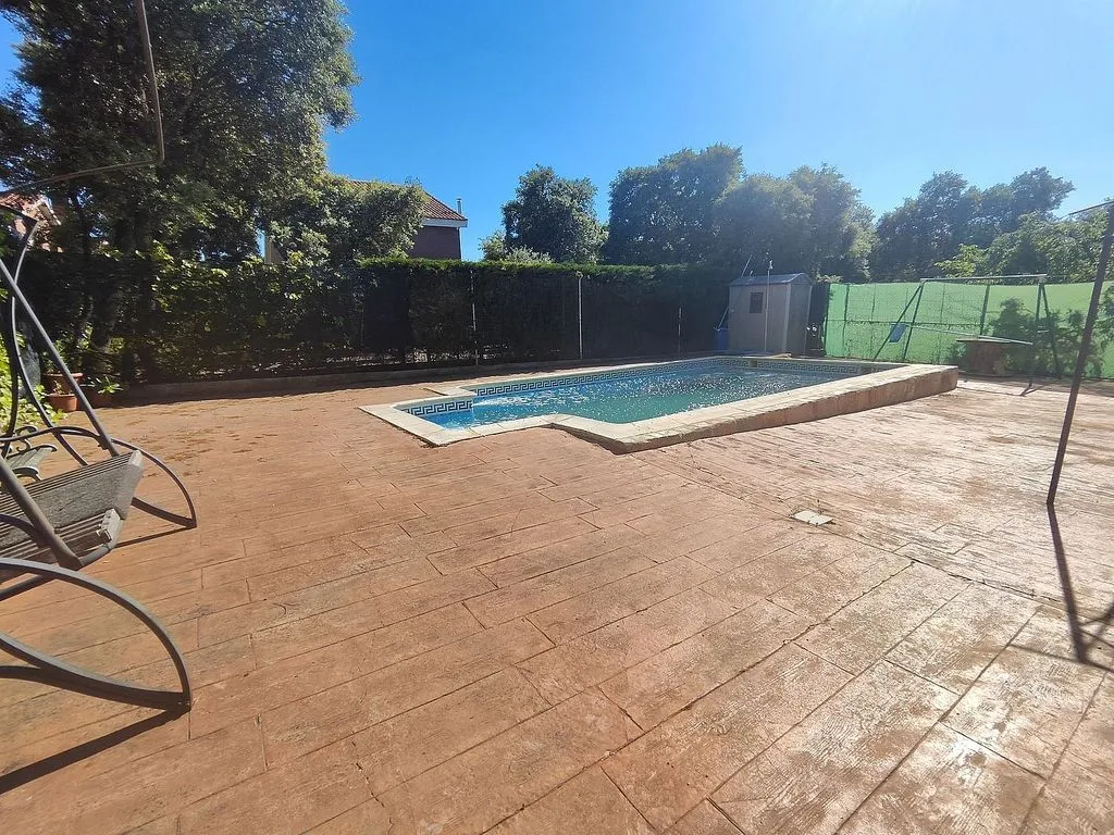 Piscina - Chalet with Pool and Terrace in Pioz