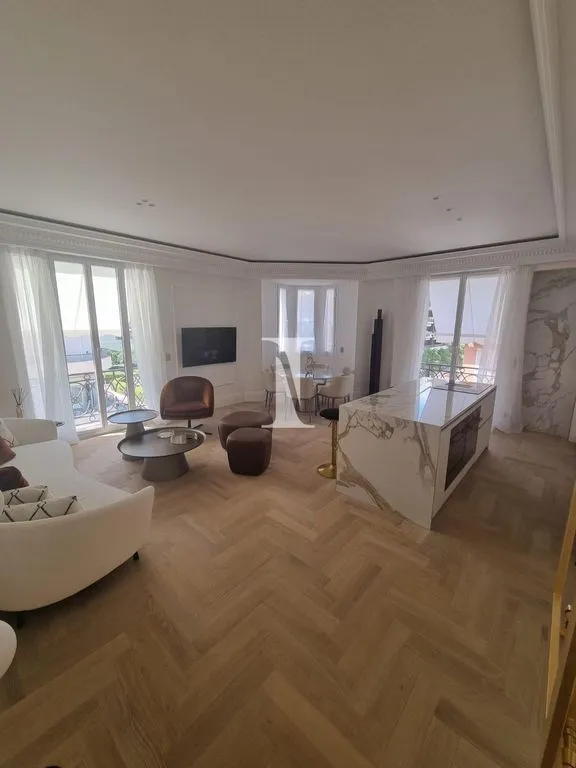 Séjour - Appartement Art Déco avec Vue Mer à Cannes