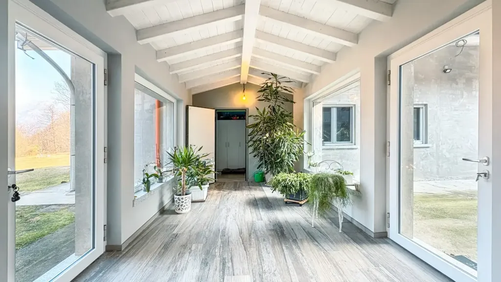 hallway_entrance