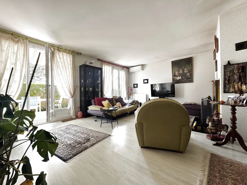 Séjour - Maison de Plain-Pied avec Jardin à Saint-Witz