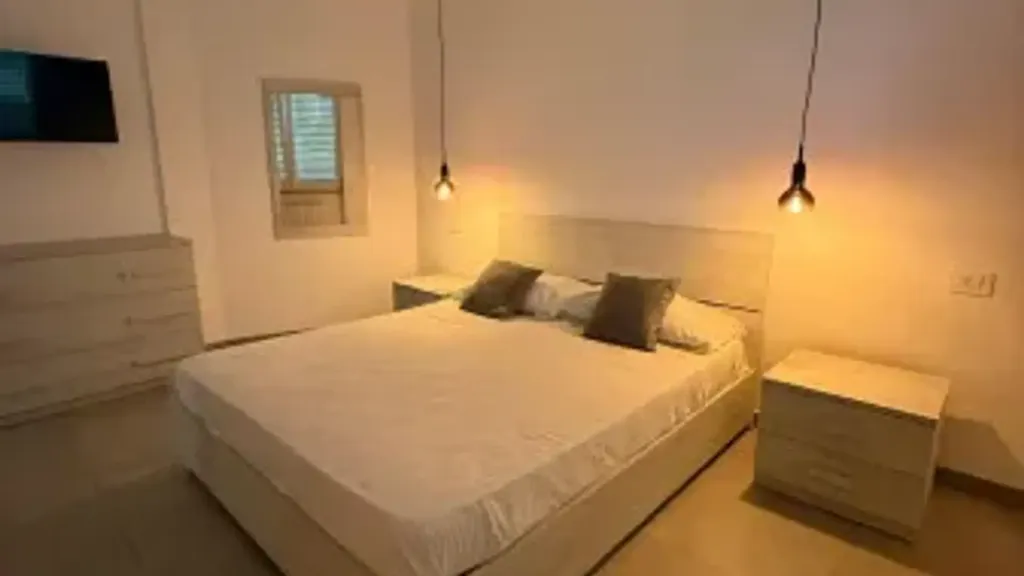 Magamistoad - Rented Flat with Balcony in Nettuno Centre