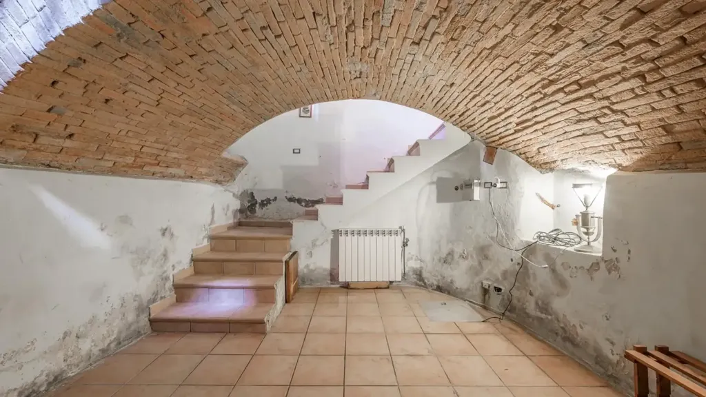 Pièces - Restored House with Private Courtyard in Modena