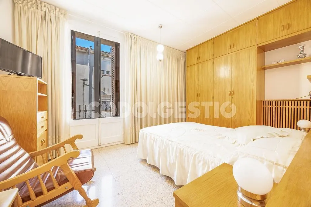 Magamistoad - Three-Bedroom House with Terrace in Torelló