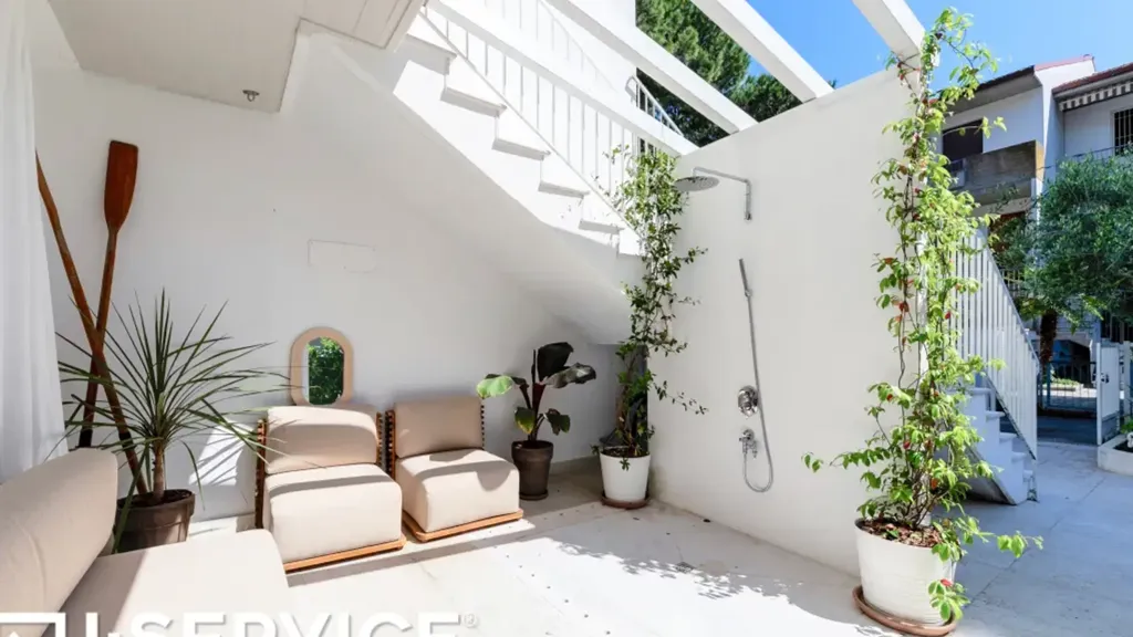 Terrass - Villa Portion with Sea Access in Cervia
