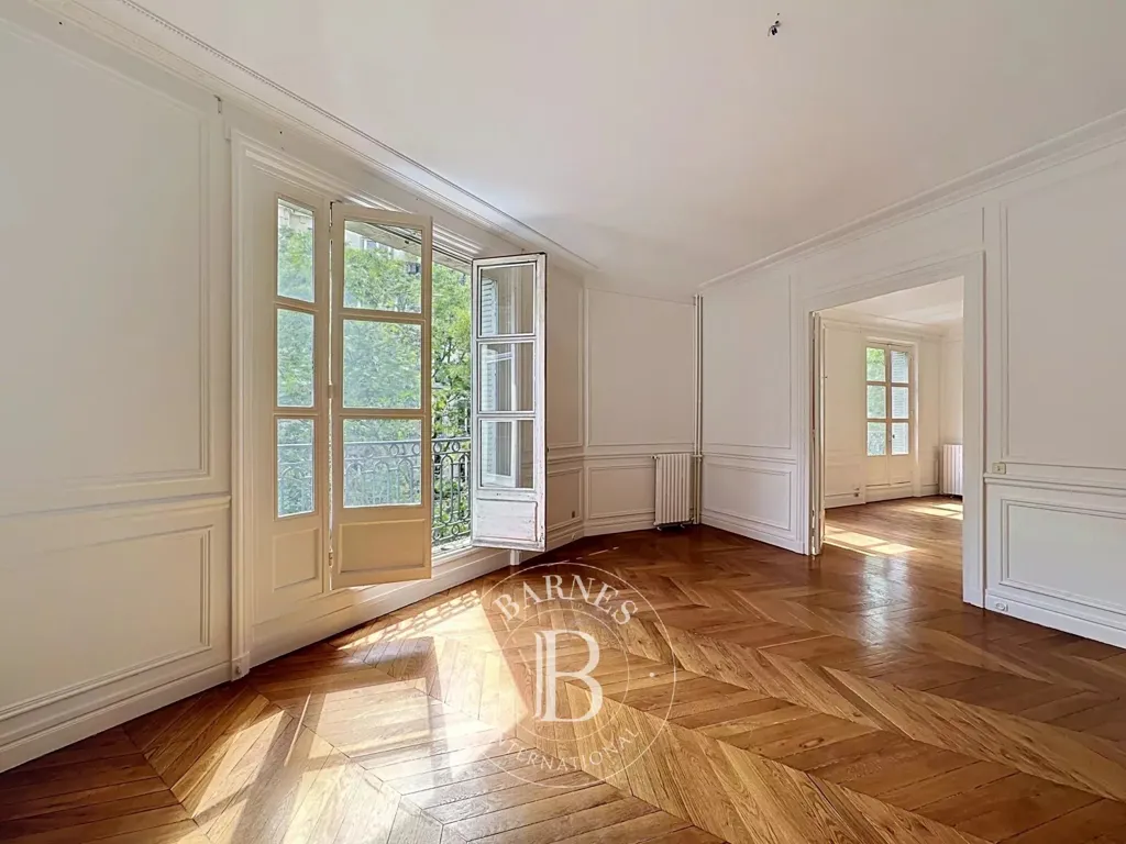 Séjour - Appartement Luxe avec Vue sur la Ville près de la Tour Eiffel