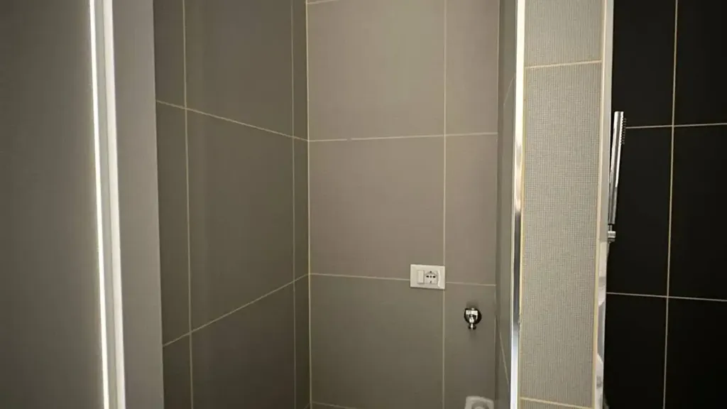 Salles de bain - Modern Apartment with Terrace in Pordenone