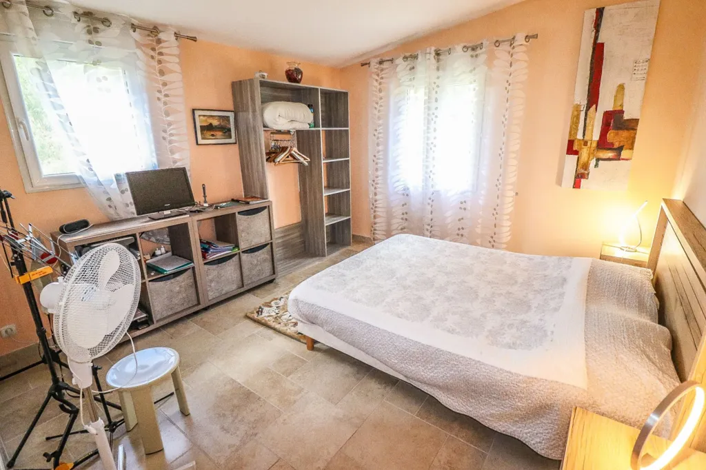 Chambres - Propriété avec Piscine et Jardin Paysager à Flayosc