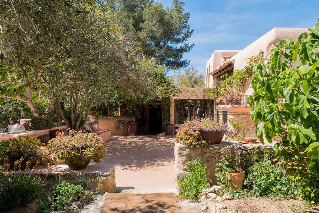 Jardin - Historic Chalet with Pool and Terrace in Sant Josep