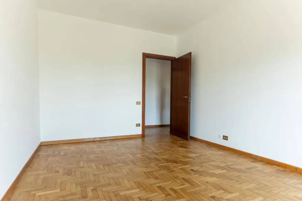 Pièces - Four-Bedroom Apartment with Terrace in Rome