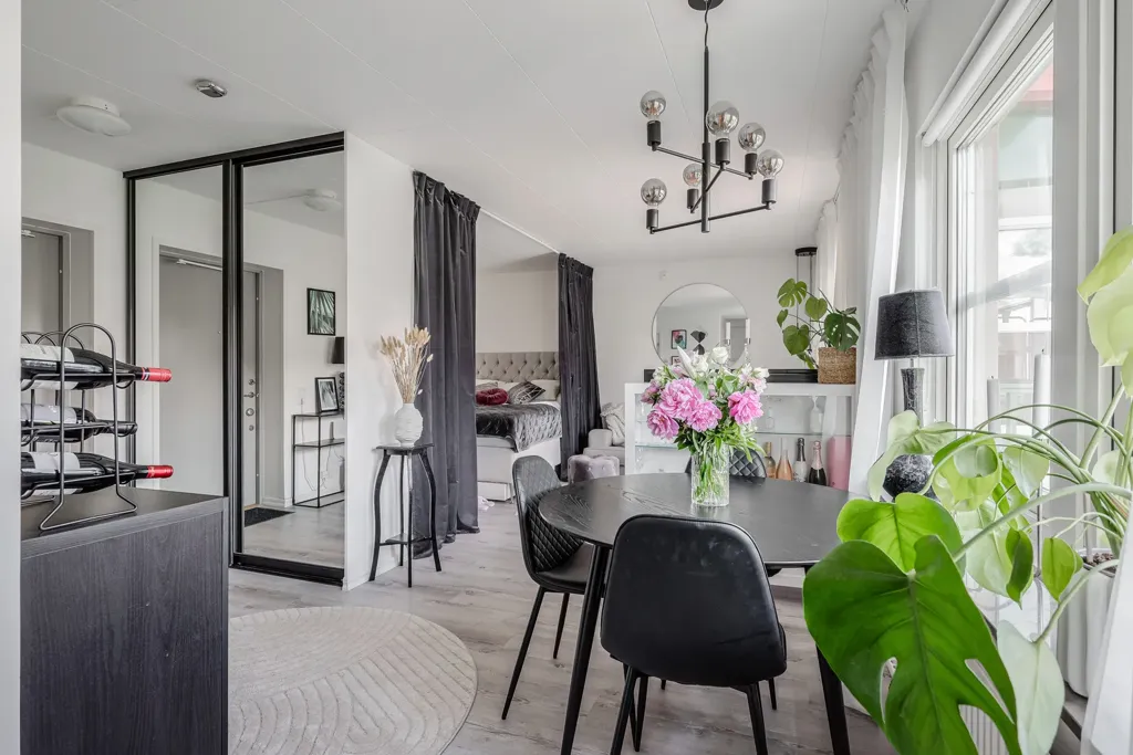 Dining Room - Apartment with Garden View in Stockholm
