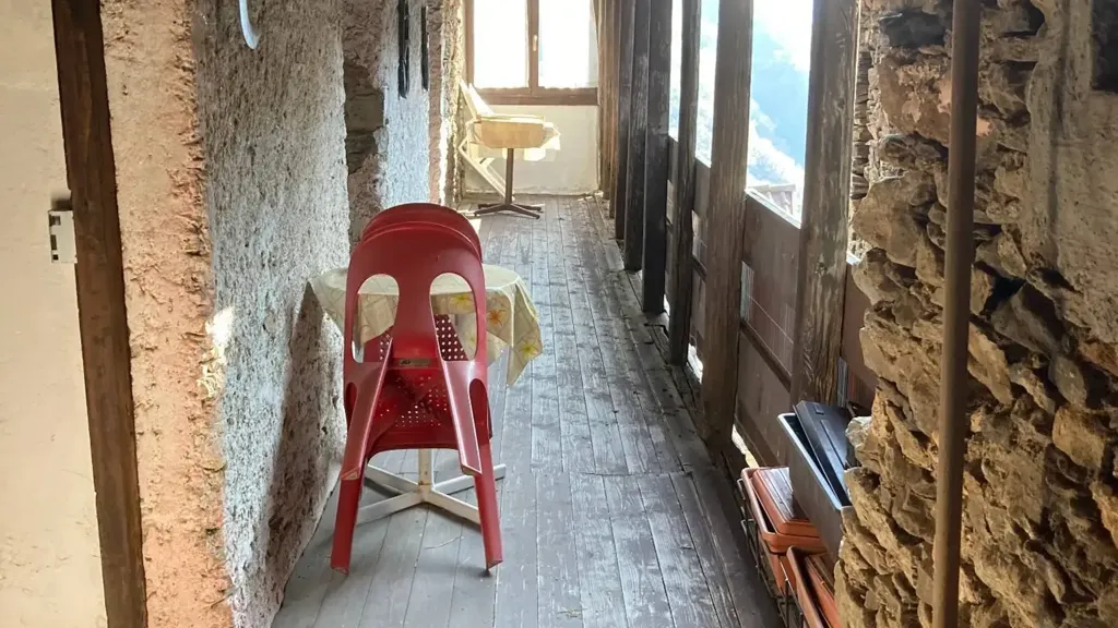 hallway_entrance