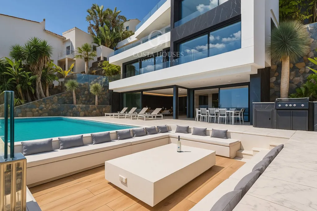 Bassein - Contemporary Villa with Seafront Views in Jávea