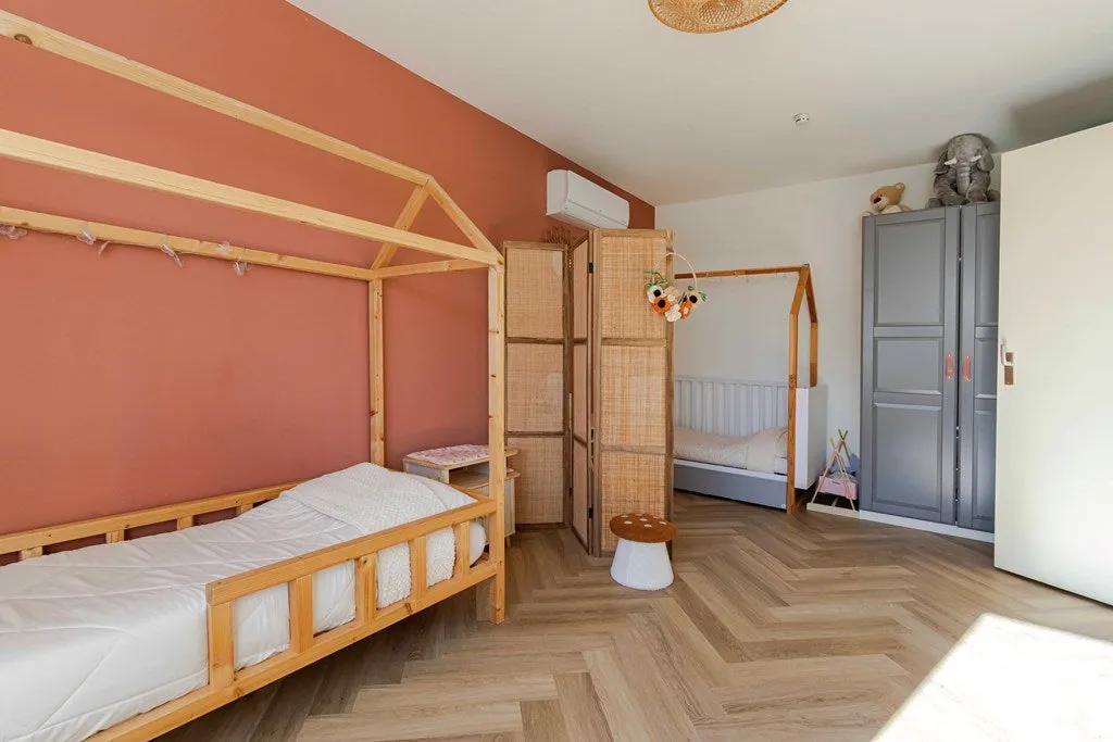 Chambres - Detached House with Garage in Amby