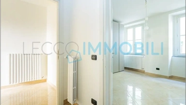 Toad - Modernised Bilocal with Terrace in Lecco