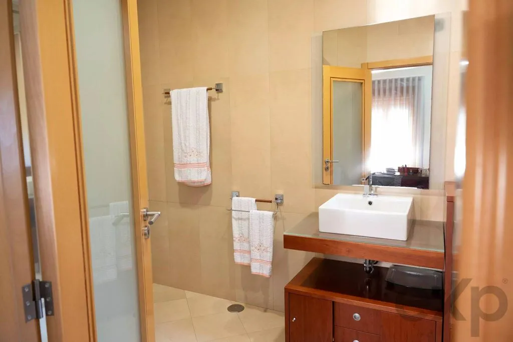 Salles de bain - Luxury Villa with Greenbelt View in Friestas