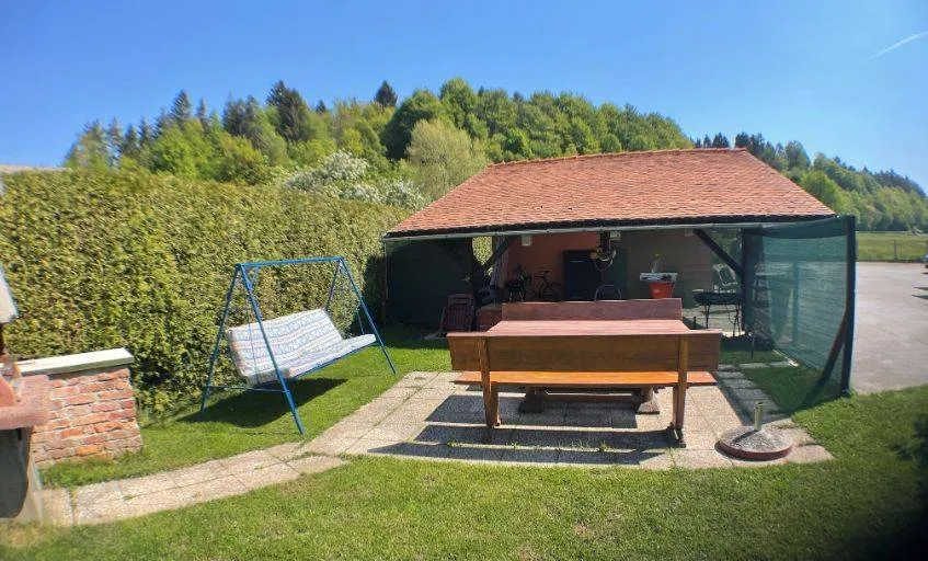 Jardin - Two-Storey House with Large Land in Medvode