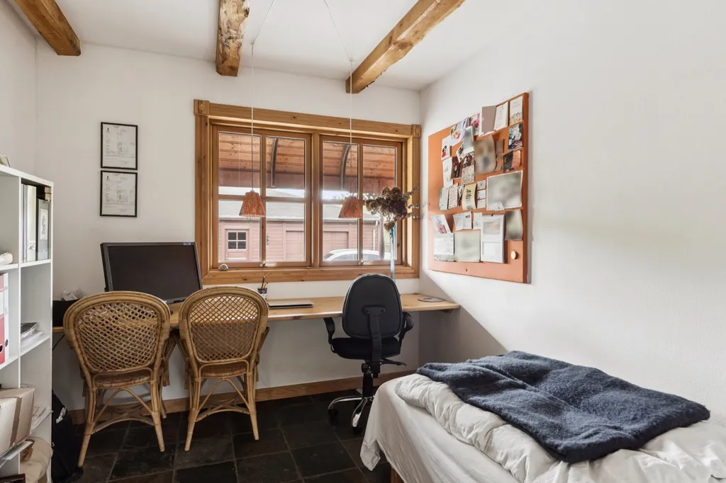 Office - Bjelkecottage with Nature View in Jerup
